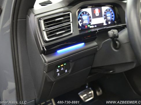 Used 2024 Volkswagen Atlas Cross Sport SEL Premium R-Line image 28
