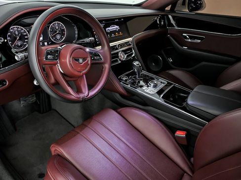 Used 2023 Bentley Flying Spur V8 image 21