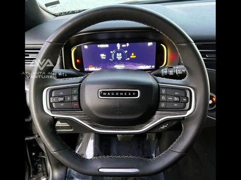 Used 2024 Jeep Wagoneer L Series II w/ Flexible Seating Group image 16