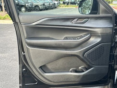 New 2025 Jeep Grand Cherokee L Altitude image 10