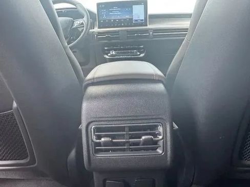 Used 2025 Lincoln Corsair AWD w/ Jet Appearance Package image 20