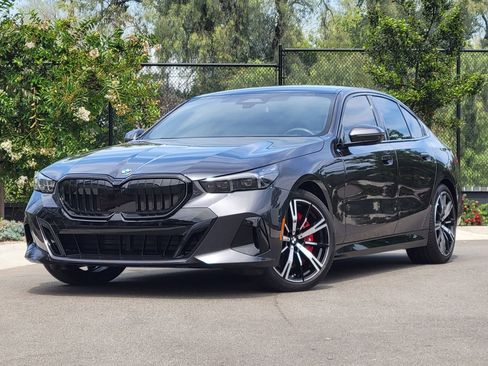 Used 2024 BMW 540i xDrive w/ Executive Package image 1