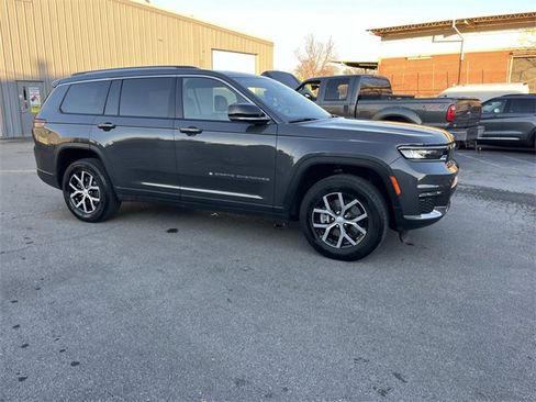 Used 2024 Jeep Grand Cherokee L Limited image 2