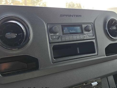 Used 2025 Mercedes-Benz Sprinter 2500 image 35