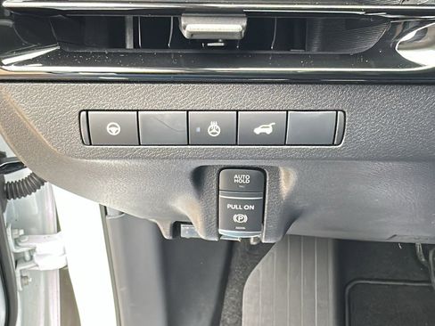 Used 2025 Nissan Murano SL image 15