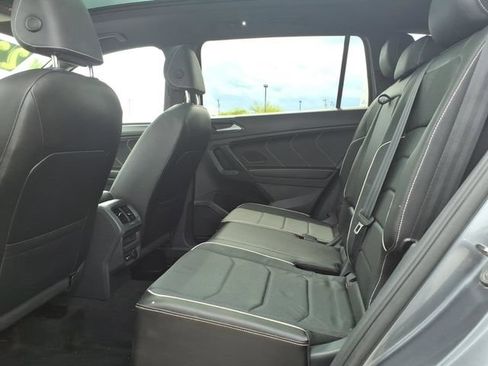 Used 2022 Volkswagen Tiguan SEL R-Line AWD/4WD image 15
