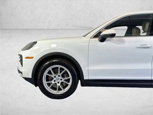 Used 2026 Porsche Cayenne AWD/4WD image 27