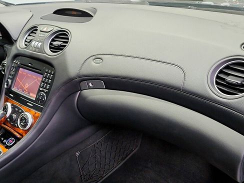 Used 2012 Mercedes-Benz SL 550 image 26