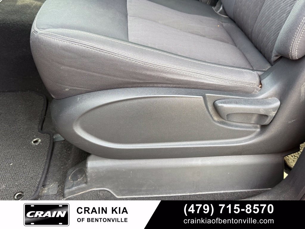 Used 2022 Nissan Titan SV AWD/4WD image 18