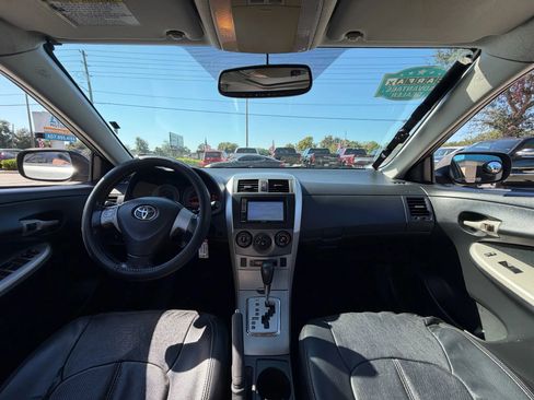 Used 2010 Toyota Corolla S image 9