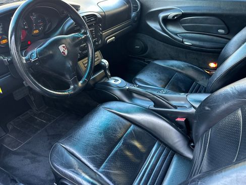 Used 2002 Porsche 911 Carrera 4 image 10