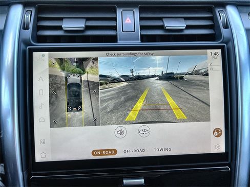 Certified 2024 Land Rover Discovery Dynamic SE image 26