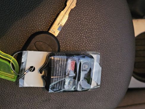 Used 2010 Ford Focus SE image 30