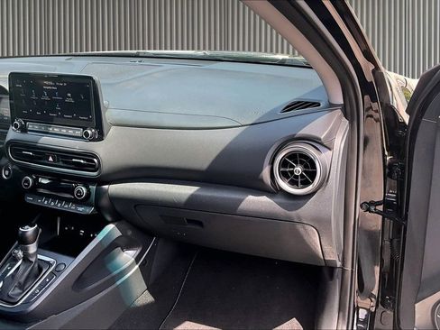 Used 2023 Hyundai Kona Limited FWD image 17