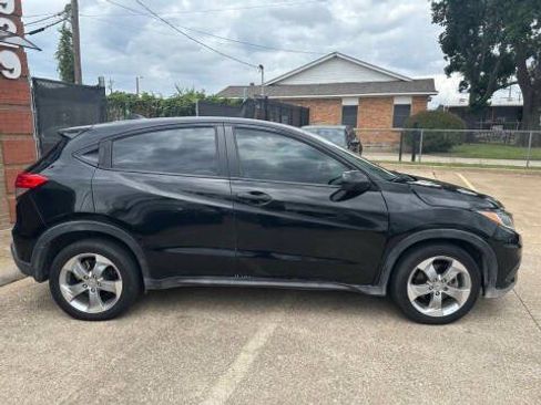 Used 2019 Honda HR-V LX image 4
