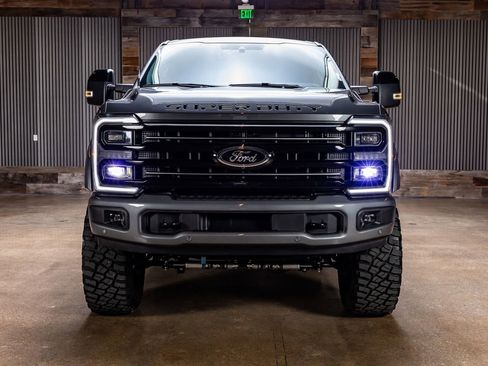 Used 2025 Ford F250 Platinum AWD/4WD image 2