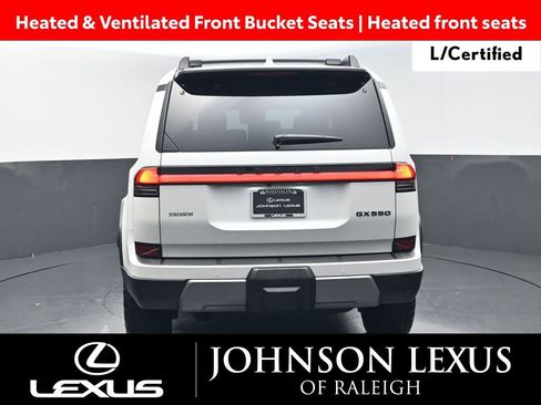 Used 2025 Lexus GX 550 image 8