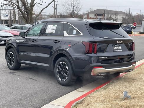New 2026 Kia Sorento S image 4