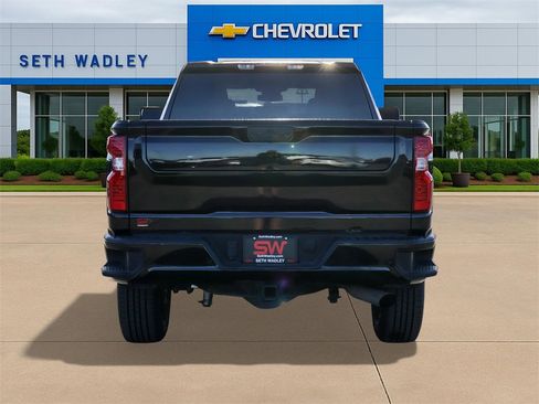 Used 2024 Chevrolet Silverado 2500 Custom w/ Custom Value Package image 6
