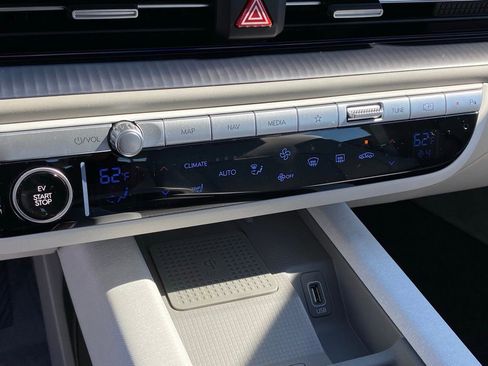New 2025 Hyundai Ioniq 6 SEL RWD image 18