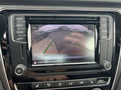 Used 2018 Volkswagen Passat 2.0T R-Line image 13