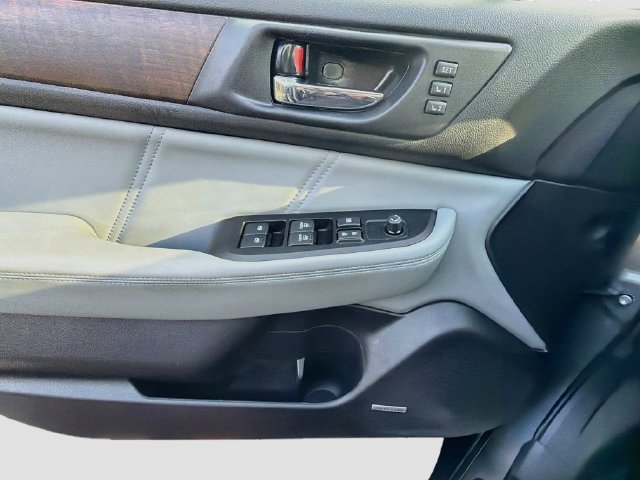 Used 2019 Subaru Outback 3.6R Limited AWD/4WD image 12