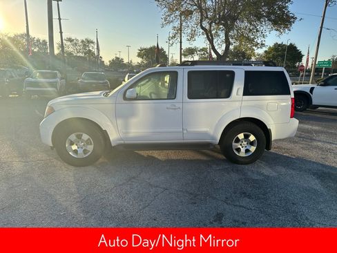 Used 2007 Nissan Pathfinder SE w/ SE Premium Pkg image 11
