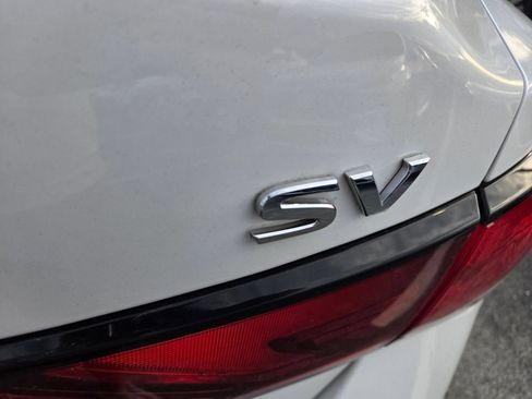 Used 2024 Nissan Sentra SV FWD image 11