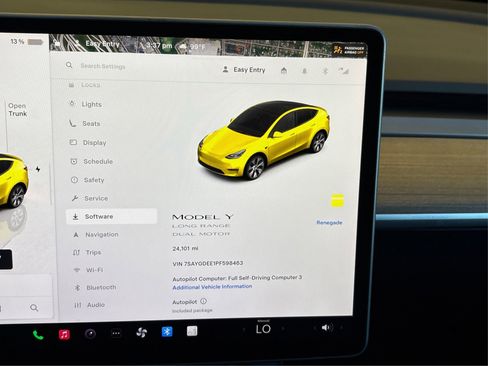 Used 2023 Tesla Model Y Long Range image 32