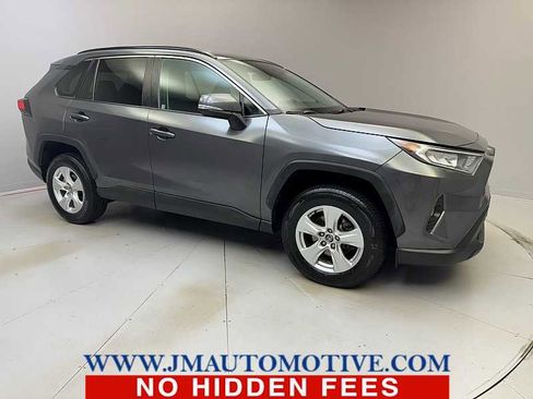 Used 2020 Toyota RAV4 XLE image 7