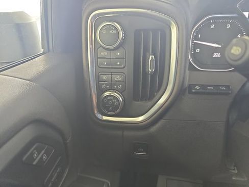Certified 2023 GMC Sierra 3500 Denali w/ Denali Ultimate Package AWD/4WD image 19