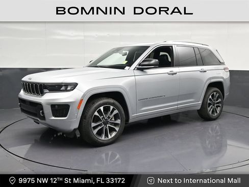 Used 2023 Jeep Grand Cherokee Overland w/ Luxury Tech Group IV RWD image 1