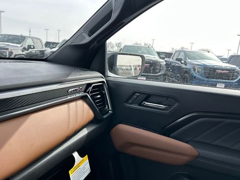 New 2026 GMC Canyon AT4 w/ AT4 Premium Package image 29