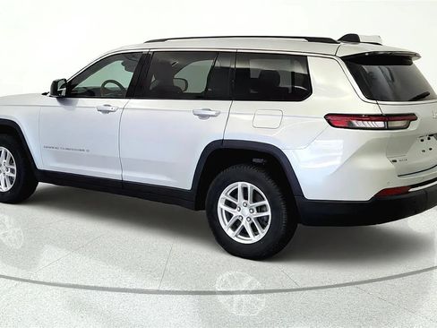 Used 2022 Jeep Grand Cherokee L Laredo w/ Luxury Tech Group I AWD/4WD image 4