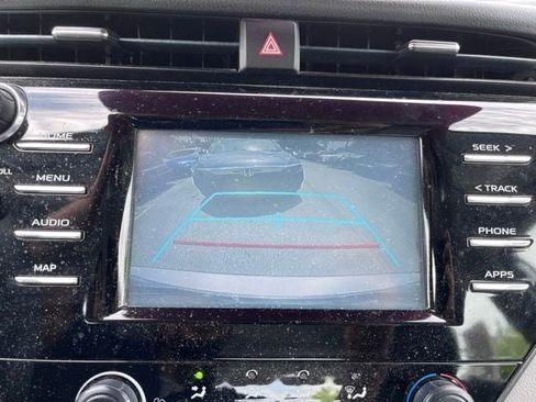 Used 2019 Toyota Camry LE FWD image 11