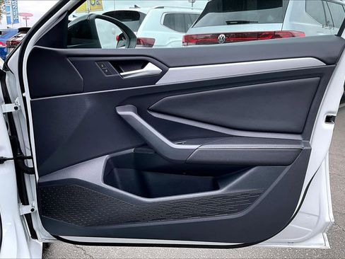 Used 2025 Volkswagen Jetta Sport image 22