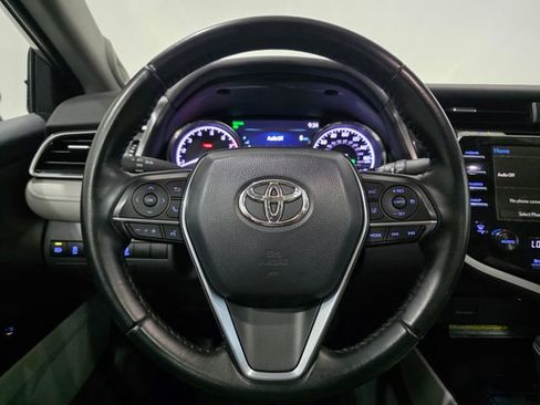 Used 2020 Toyota Camry XLE w/ Navigation Package FWD image 16
