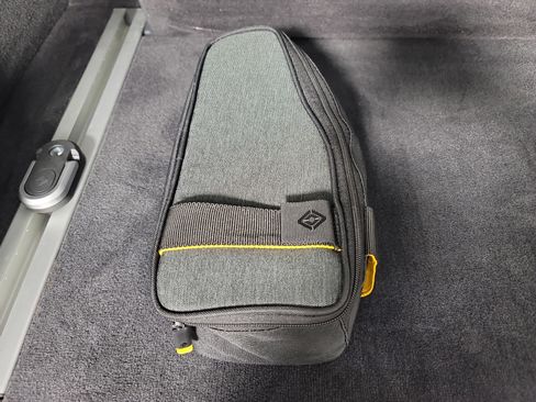 Used 2024 Rivian R1S Adventure image 34