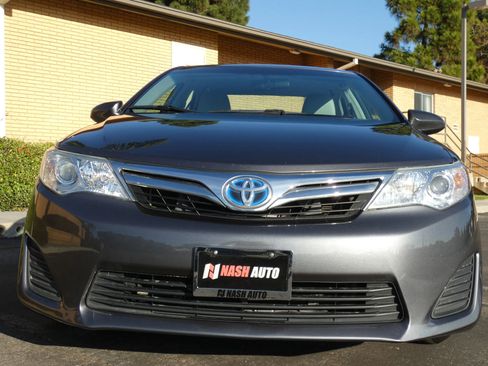Used 2013 Toyota Camry LE image 17