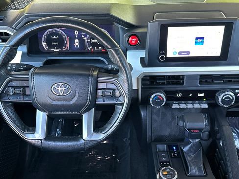 Certified 2024 Toyota Tacoma TRD Off-Road image 17