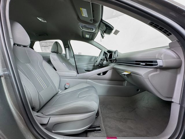 Certified 2025 Hyundai Elantra Sport FWD image 41
