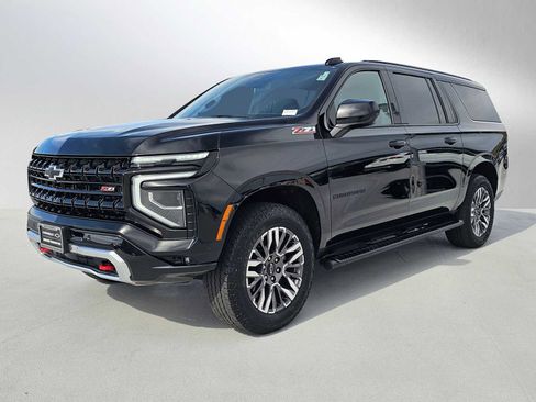 Used 2025 Chevrolet Suburban Z71 image 7