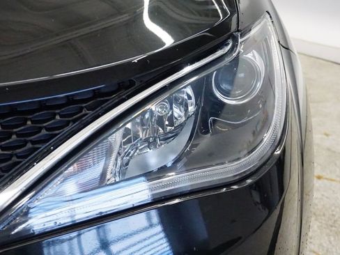 Used 2018 Chrysler Pacifica Touring-L Plus image 9