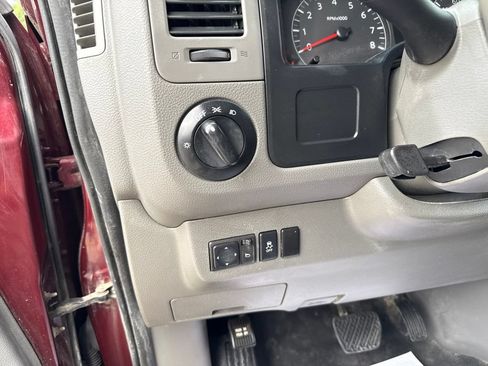 Used 2012 Nissan NV 2500 SV w/ Side Curtain Airbag Pkg RWD image 24