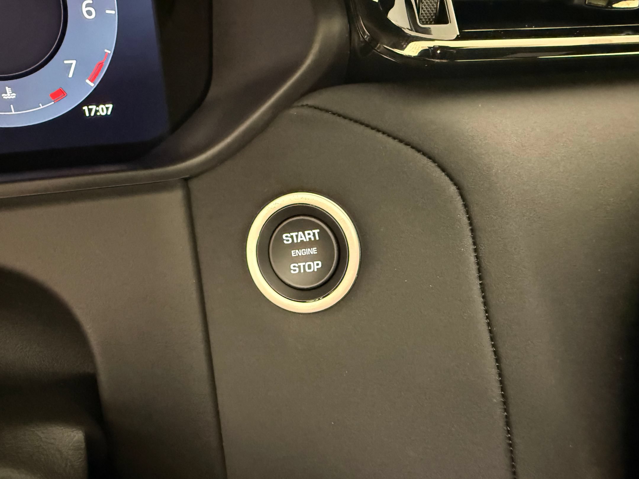 New 2026 Land Rover Range Rover Velar S AWD/4WD image 17