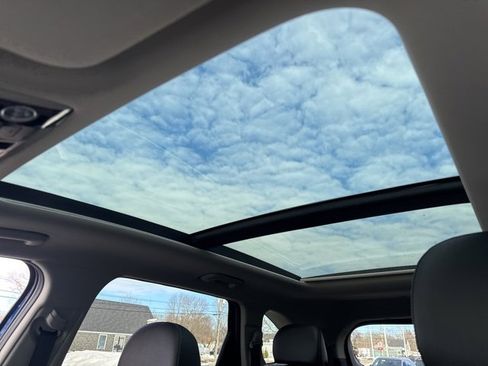 Used 2023 Kia Sorento SX image 13