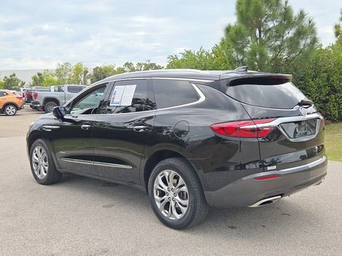 Used 2018 Buick Enclave Avenir image 3