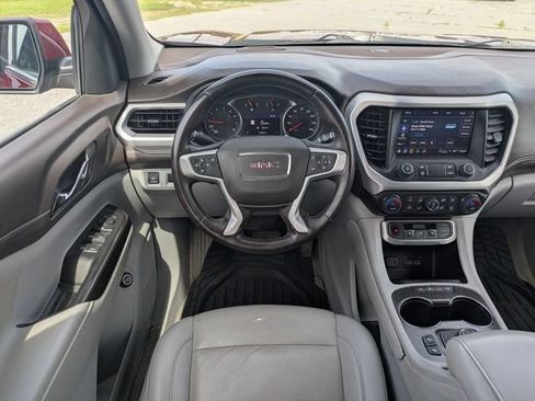 Used 2023 GMC Acadia SLT FWD image 30