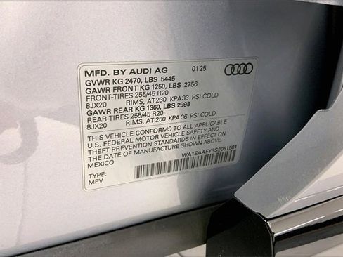 Certified 2025 Audi Q5 2.0T Premium Plus image 35