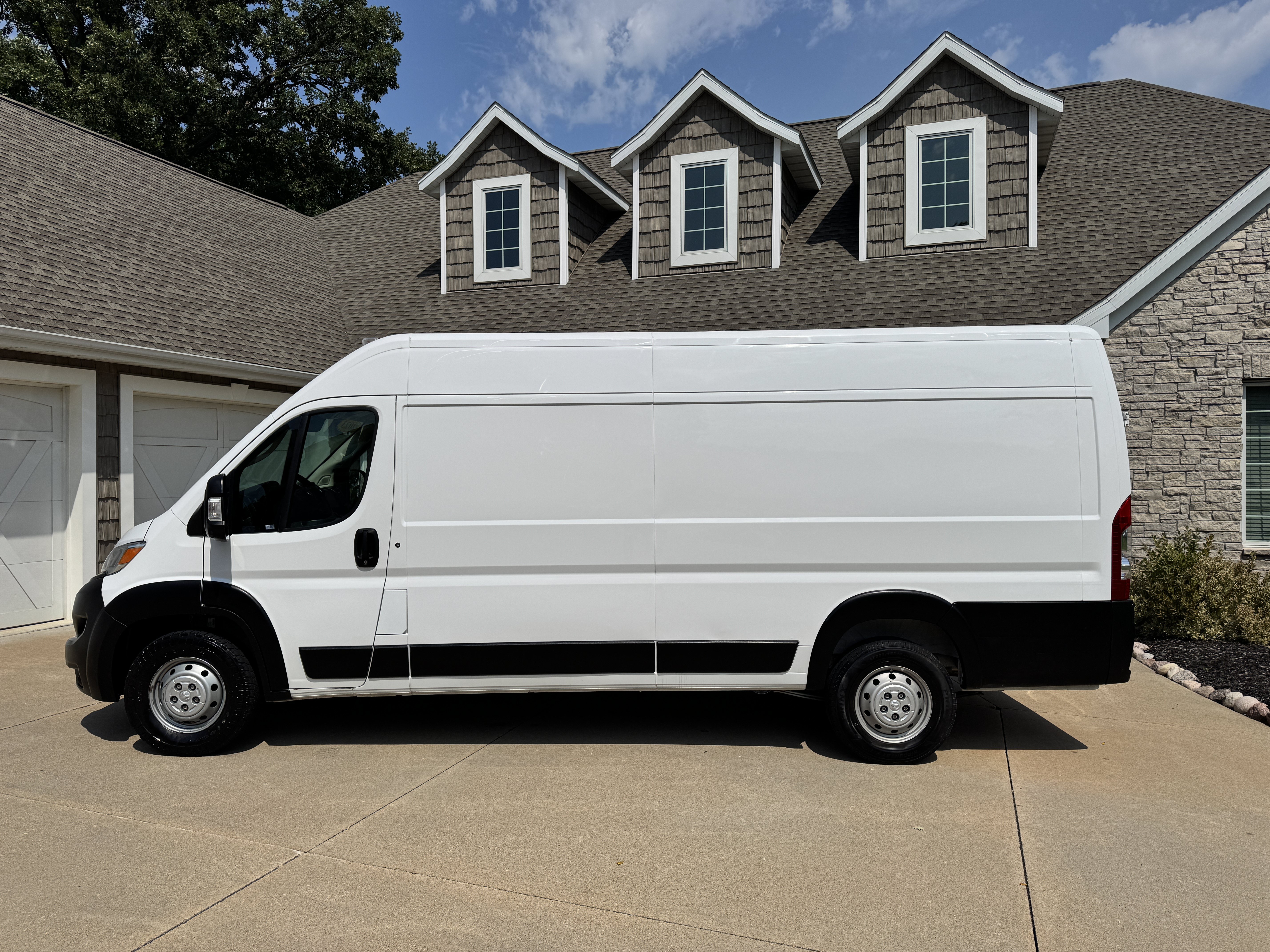 Used 2023 RAM ProMaster 3500 w/ Driver Convenience Group FWD image 3